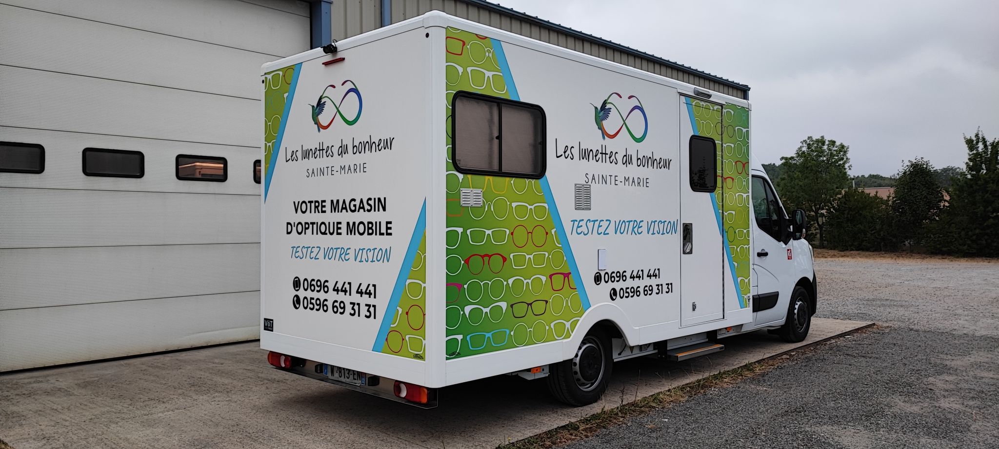 Nous vous proposons des camions aménagés clés en main pour vous permettre de continuer à vendre pendant les travaux.